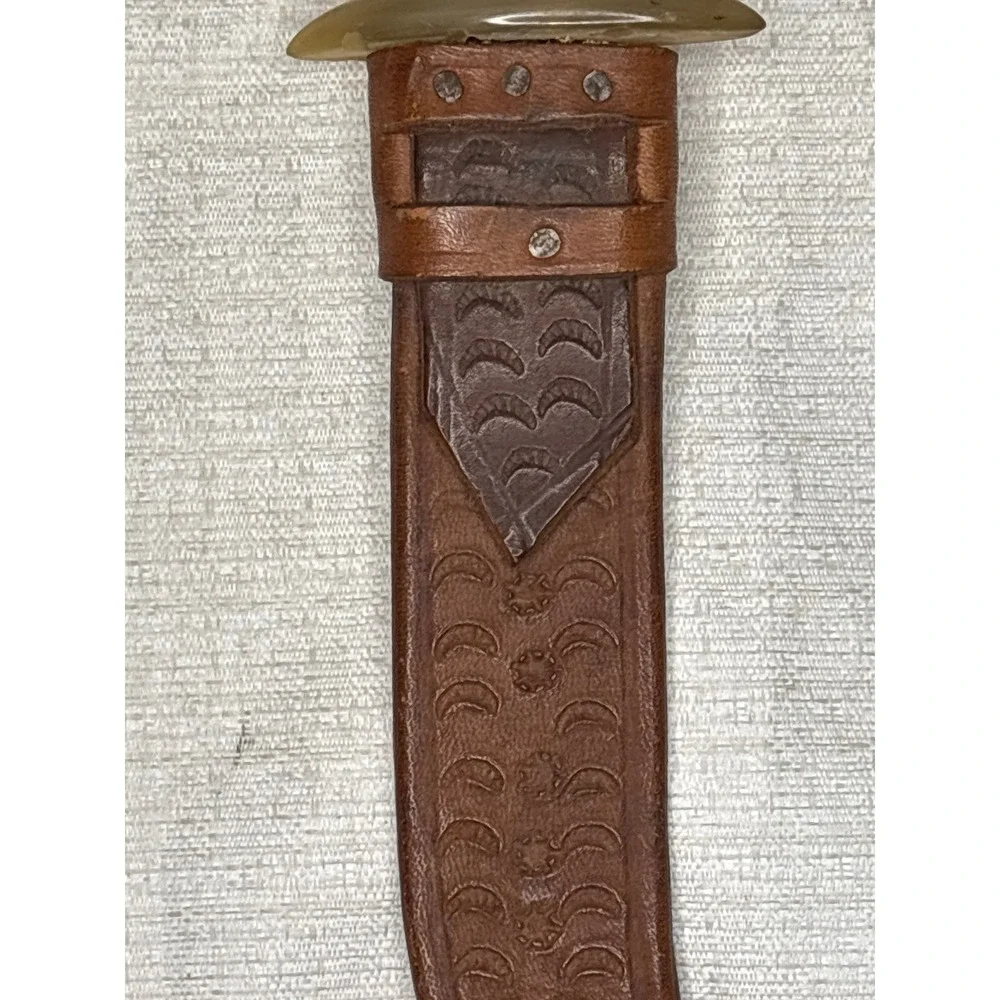 Vintage‎ Tribal Horn Handle Dagger Knife with Leather Sheath Collectible